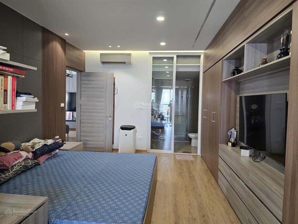 Bán căn hộ chung cư 3 hòng ngủ vip khu vườn đào tây hồ, tầng 15, lô góc đẹp