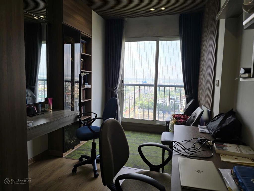 Bán căn hộ chung cư 3 hòng ngủ vip khu vườn đào tây hồ, tầng 15, lô góc đẹp