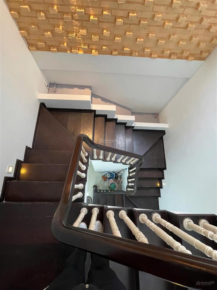 Nhà đẹp 5 tầng phố trịnh công sơn, sát hồ tây, diện tích đẹp 58m2, ngõ thông rộng, ở luôn đón tết