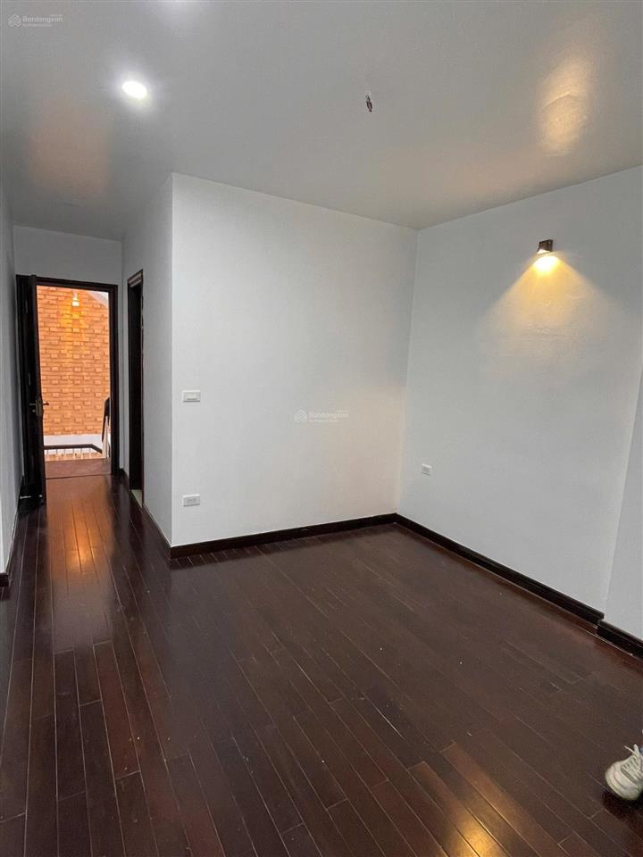 Nhà đẹp 5 tầng phố trịnh công sơn, sát hồ tây, diện tích đẹp 58m2, ngõ thông rộng, ở luôn đón tết