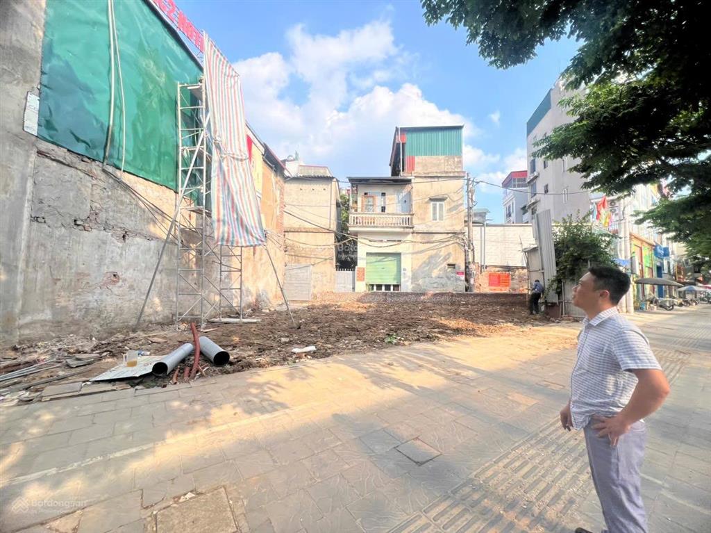 Bán lô đất vàng mặt phố, siêu mặt tiền 14m, lô góc 3 thoáng, đường siêu rộng, giá đầu tư
