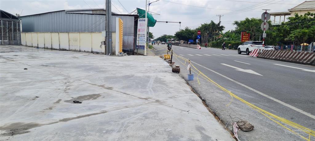 Bán vựa trái cây 2017 m2 mặt tiền ql1a, cái bè, tiền giang