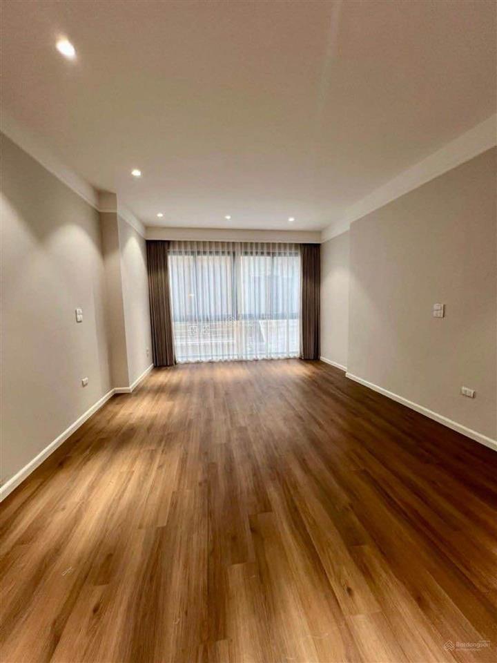 Nhà 4 tầng mới tinh phố hồng mai, ngõ sh quay đầu, ở ngay. 50m2. giá 11 tỷ 95 có tl