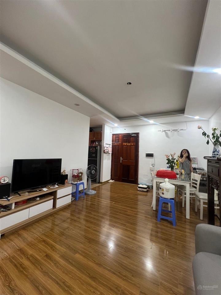 Bán căn hộ lô góc cc udic vĩnh tuy gió sông man mát, ánh sáng dịu dàng 67m2, 6 tỷ 2
