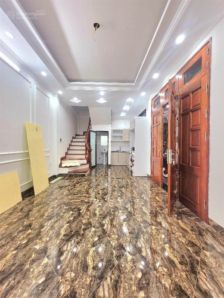 Nhà 5 tầng thang máy mới tinh phố võ thị sáu ngõ sh quay đầu. 45m. giá 11 tỷ 99 có tl