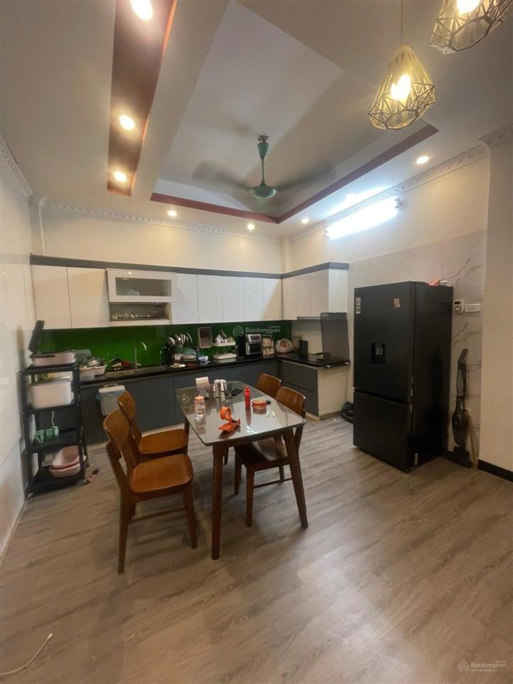 Nhà 5 tầng 50m2 phố bạch mai ngõ sh quay đầu, gần phố, mặt tiền rộng. giá 10 tỷ 9