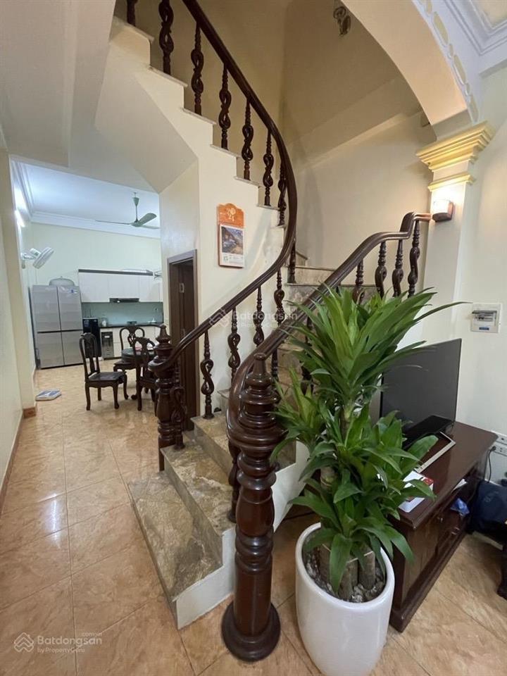 Nhà 4 tầng vượng khí phố trương định 55m2. giá 9 tỷ 9. ngõ thông, rộng. dân xây chất.