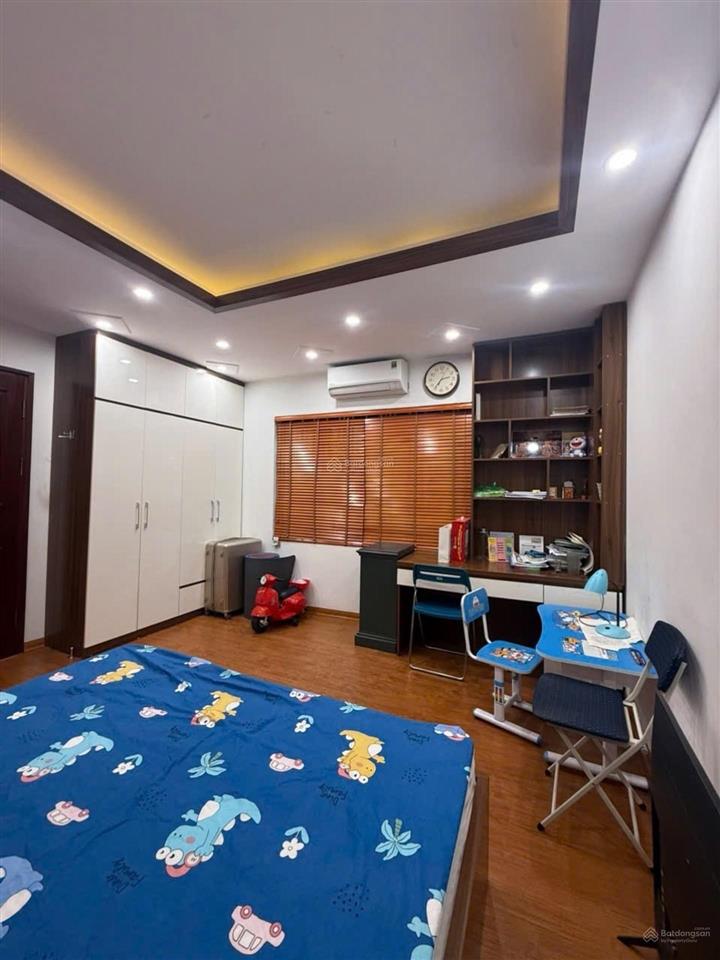 Nhà 5 tầng phố trần xuân soạn 32m2. 11 tỷ 9. gần phố  nhà dân xây kiên cố.