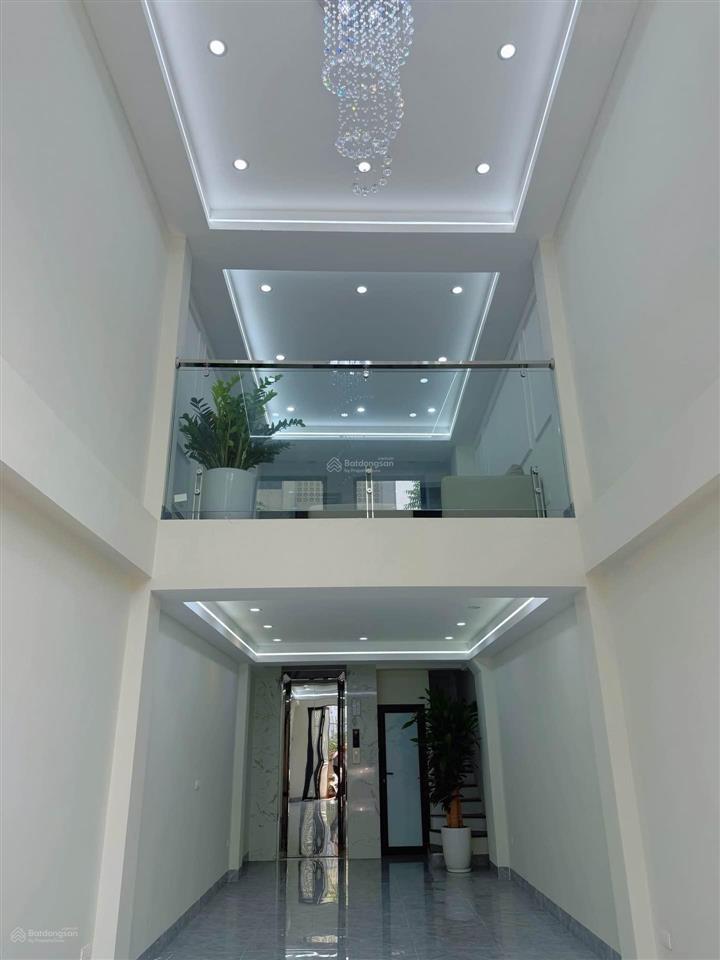 Hà 6 tầng thang máy phố dương văn bé 45m2. giá 15 tỷ 9. gara oto  ngõ oto tránh.