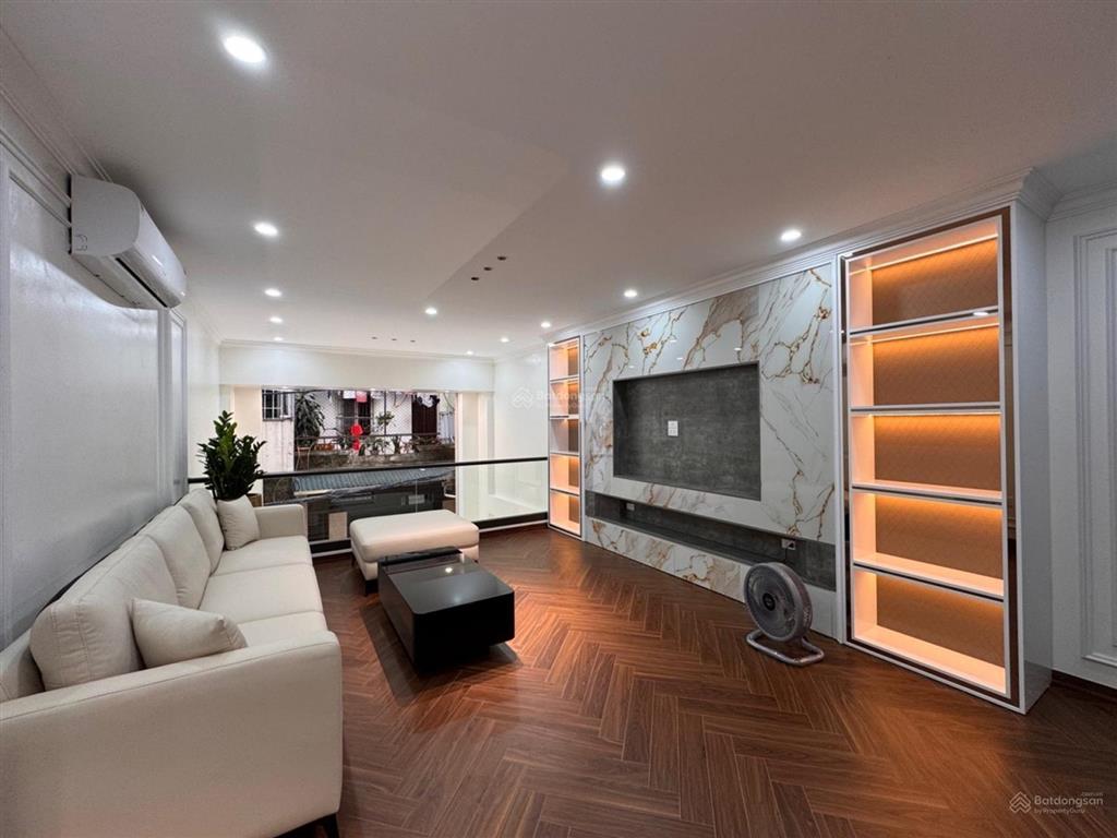 Nhà 7 tầng thang máy phố lạc trung 50m2. giá 16 tỷ 3. ngõ thông, mặt tiền đẹp. ở ngay.