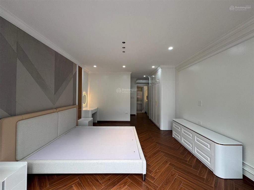 Nhà 7 tầng thang máy phố lạc trung 50m2. giá 16 tỷ 3. ngõ thông, mặt tiền đẹp. ở ngay.