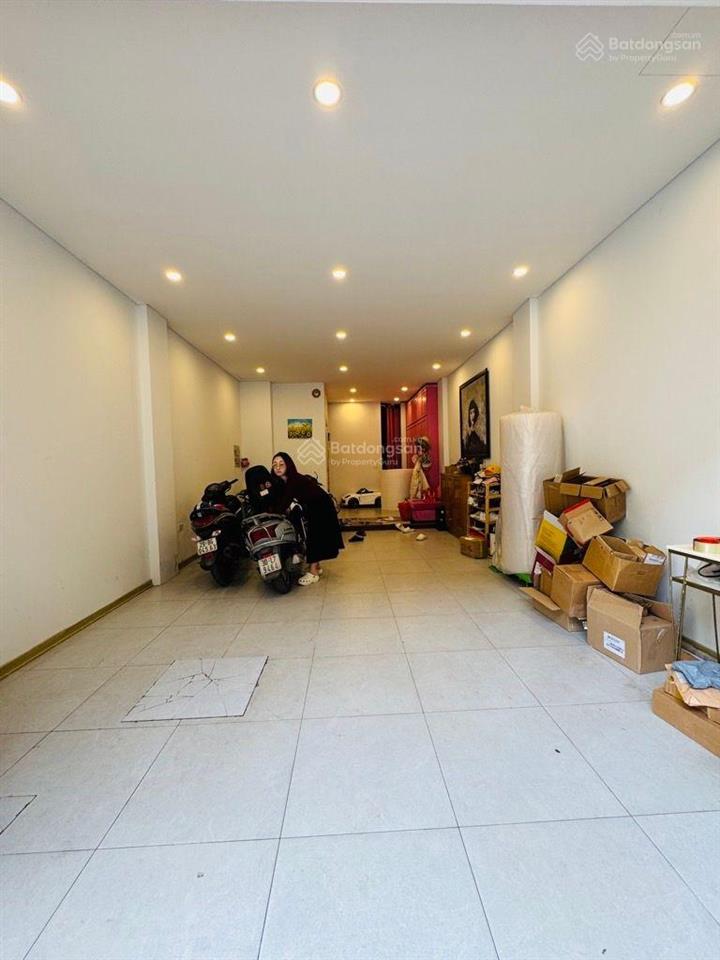 Nhà 7 tầng thang máy phố vĩnh tuy 60m2. giá 19 tỷ 4. gara oto  đỗ cửa ngày đêm. ở ngay