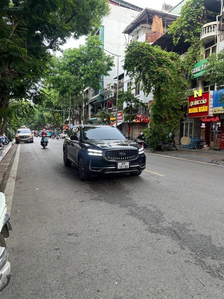 Nhà 7 tầng thang máy mới tinh phố huế 37m2. giá 13 tỷ 3. 15m mặt phố. ở ngay.