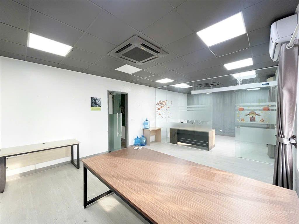 Cho thuê văn phòng 50m2 tại thái hà, thông sàn, 3 mặt thoáng