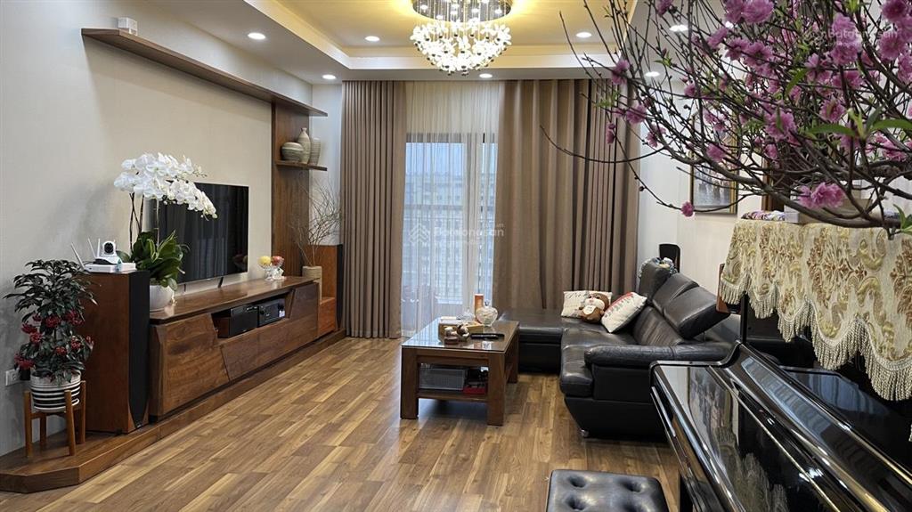 Bán căn hộ chung cư nội thất cao cấp, 3pn, toà r4b, goldmark city, 136 htm, từ liêm, hà nội