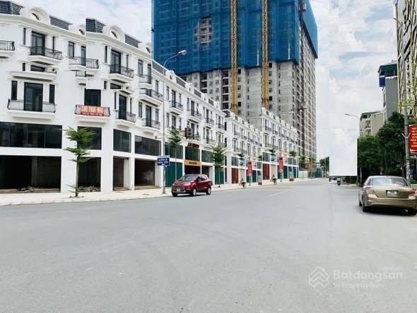 Bán nhà liền kề hải phát trâu quỳ, gia lâm/ dt 90m/hoàn thiện 5t/mt 6m/ hướng ra hồ/ 18 tỷ nhỉnh