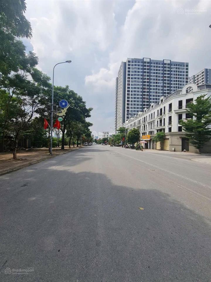 Bán nhà liền kề hải phát trâu quỳ, gia lâm/ dt 90m/hoàn thiện 5t/mt 6m/ hướng ra hồ/ 18 tỷ nhỉnh