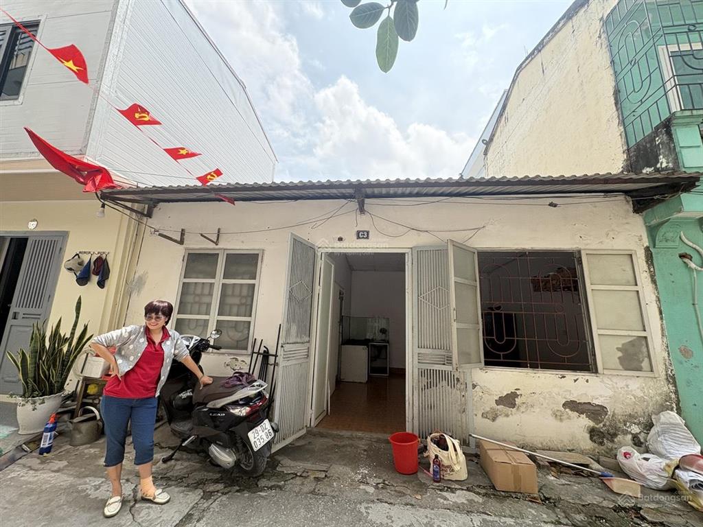 Chính chủ bán nhà khu tập thể t59 nhà cấp cho quân nhân thuộc phường yên sở 31,4m2.  0987 207 ***