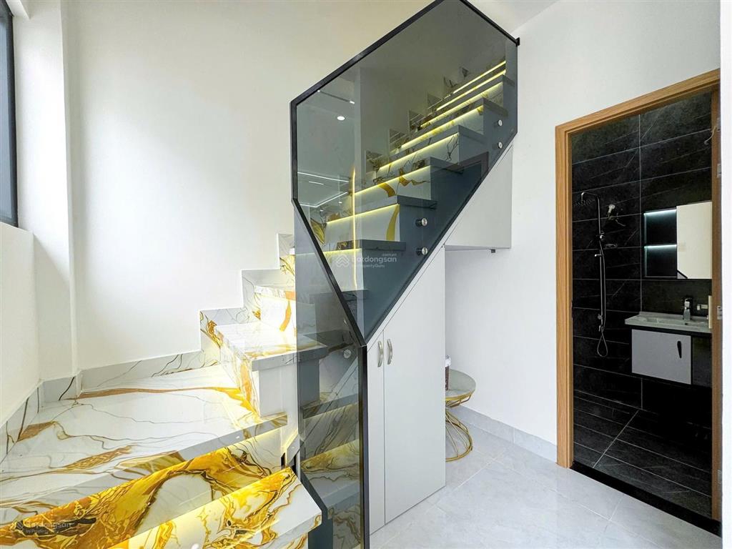 Nhà đẹp góc 2mt có thể kdmb hẻm 160 nguyễn văn quỳ  hẻm thông