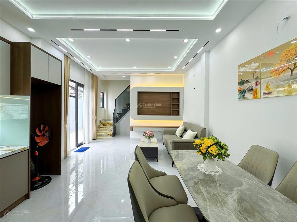 Nhà đẹp góc 2mt có thể kdmb hẻm 160 nguyễn văn quỳ  hẻm thông