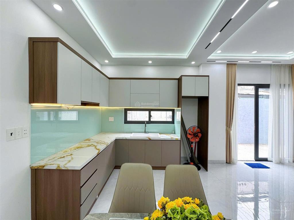 Nhà đẹp góc 2mt có thể kdmb hẻm 160 nguyễn văn quỳ  hẻm thông