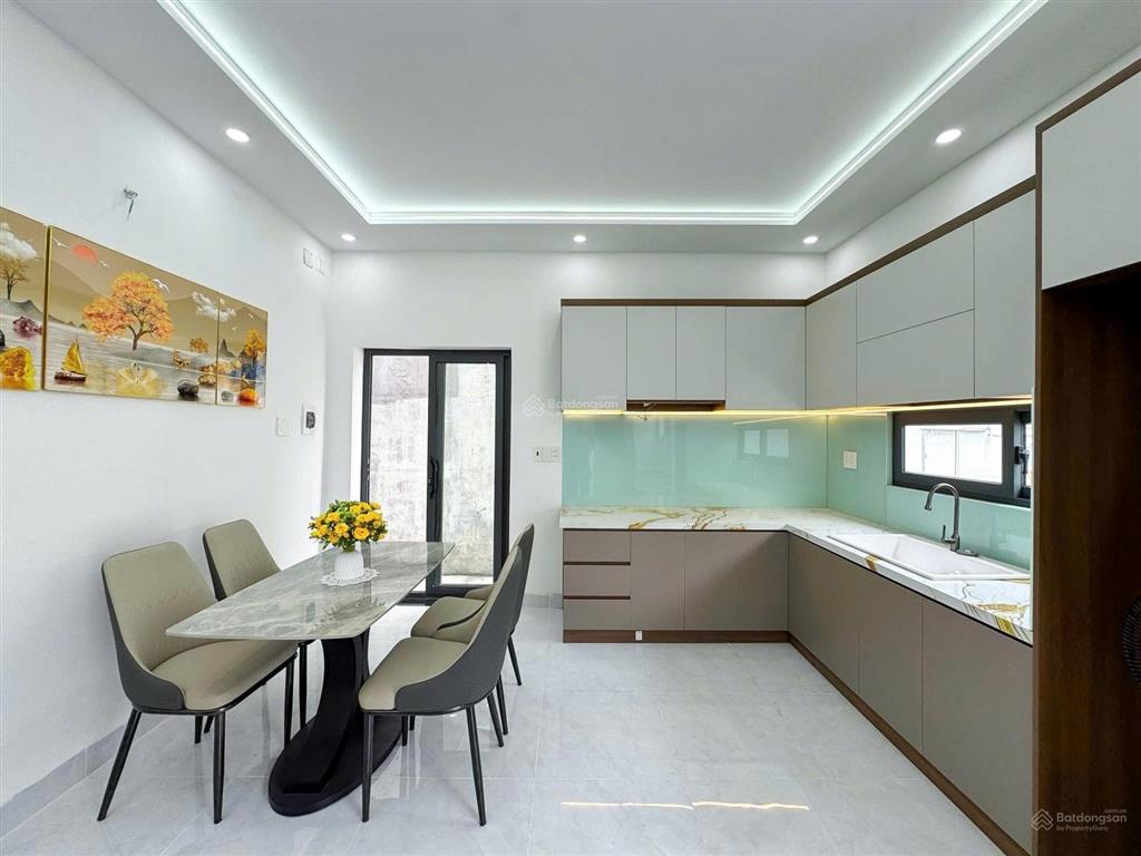 Nhà đẹp góc 2mt có thể kdmb hẻm 160 nguyễn văn quỳ  hẻm thông