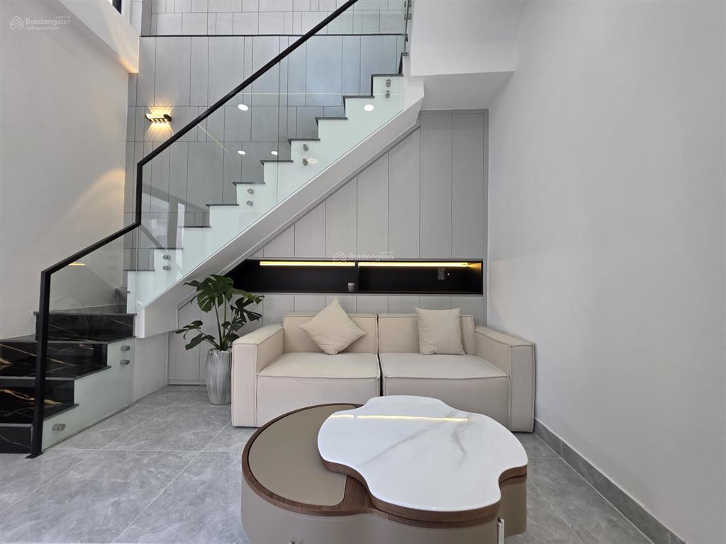 Biệt thự mini hẻm 3m đường phạm hữu lầu  q7  cách chợ phước long 200m