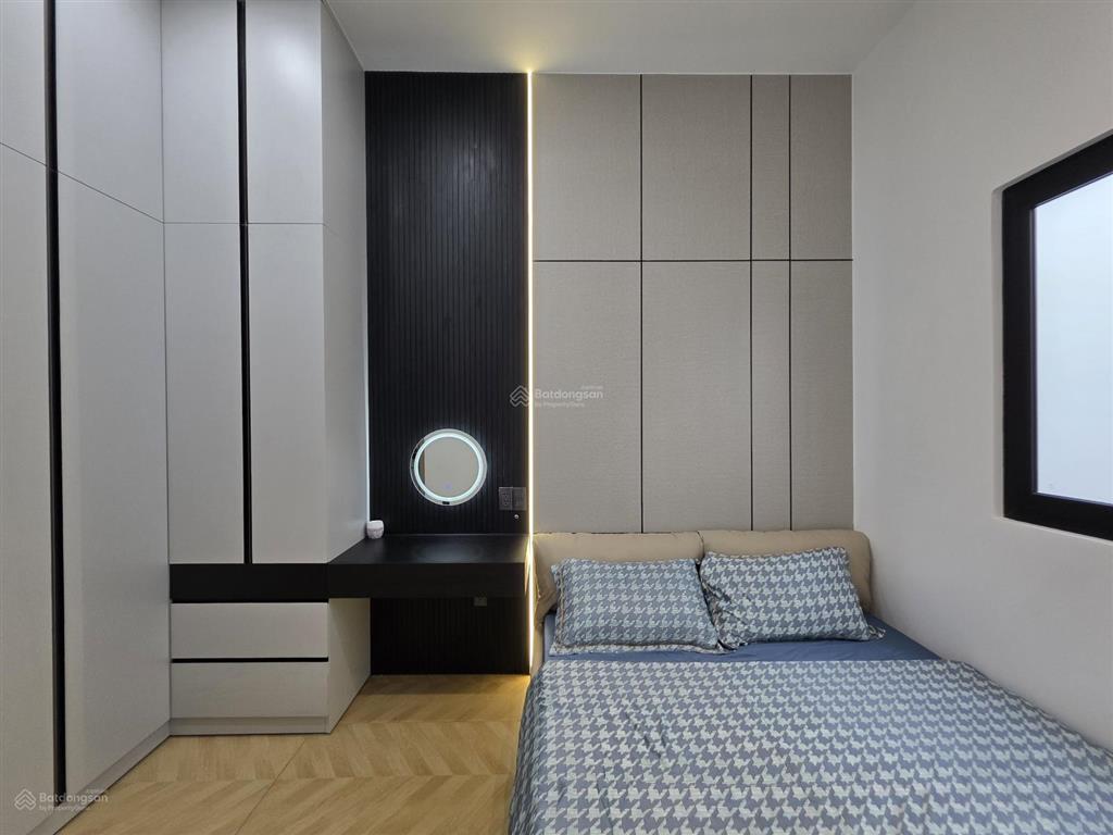 Biệt thự mini hẻm 3m đường phạm hữu lầu  q7  cách chợ phước long 200m