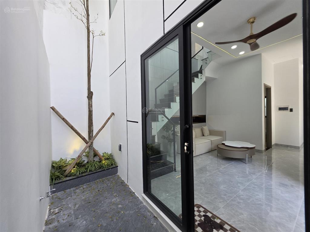 Biệt thự mini hẻm 3m đường phạm hữu lầu  q7  cách chợ phước long 200m