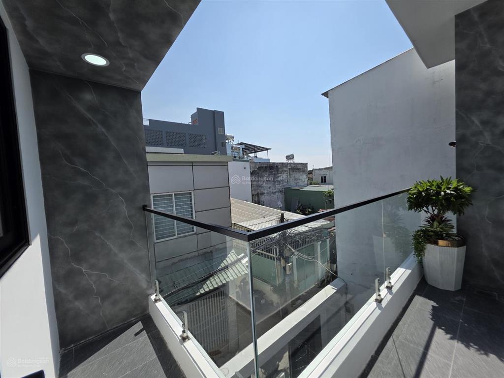 Biệt thự mini hẻm 3m đường phạm hữu lầu  q7  cách chợ phước long 200m