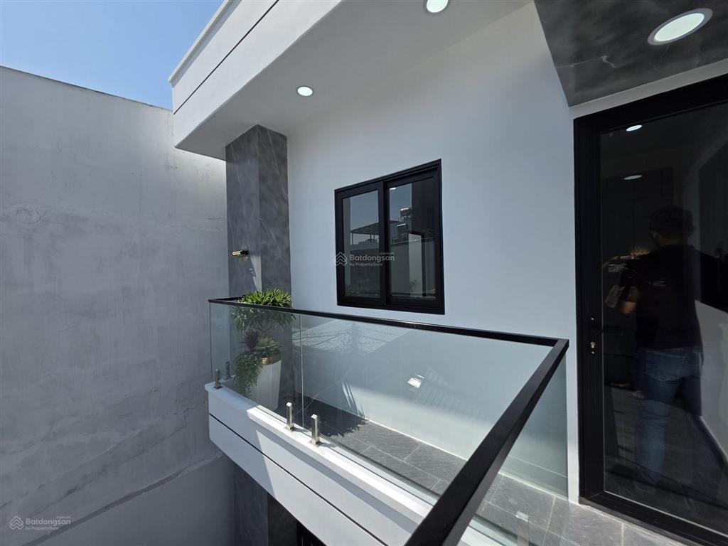 Biệt thự mini hẻm 3m đường phạm hữu lầu  q7  cách chợ phước long 200m