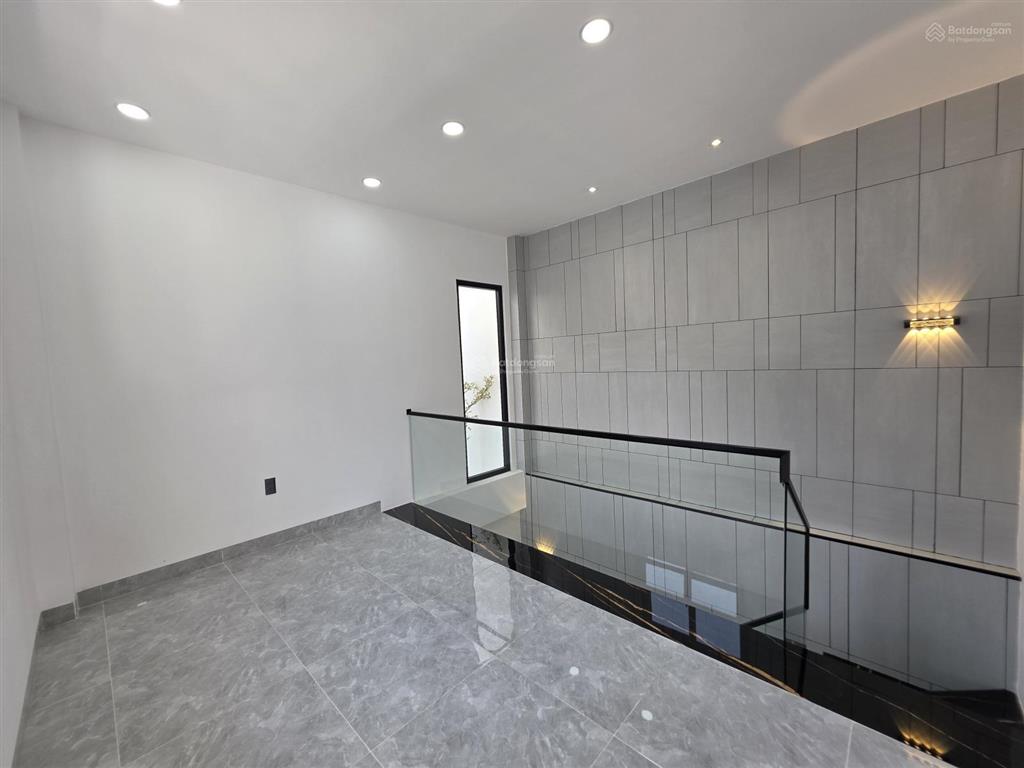 Biệt thự mini hẻm 3m đường phạm hữu lầu  q7  cách chợ phước long 200m