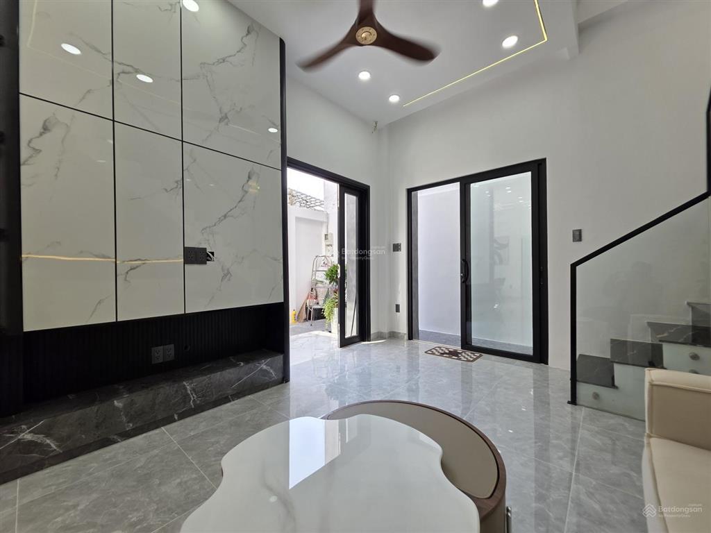 Biệt thự mini hẻm 3m đường phạm hữu lầu  q7  cách chợ phước long 200m