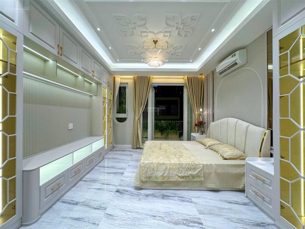 Siêu phẩm nhà phố 5 lầu kdc nam long  phú thuận  có thang máy