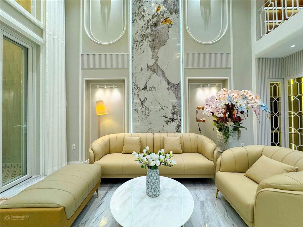 Siêu phẩm nhà phố 5 lầu kdc nam long  phú thuận  có thang máy
