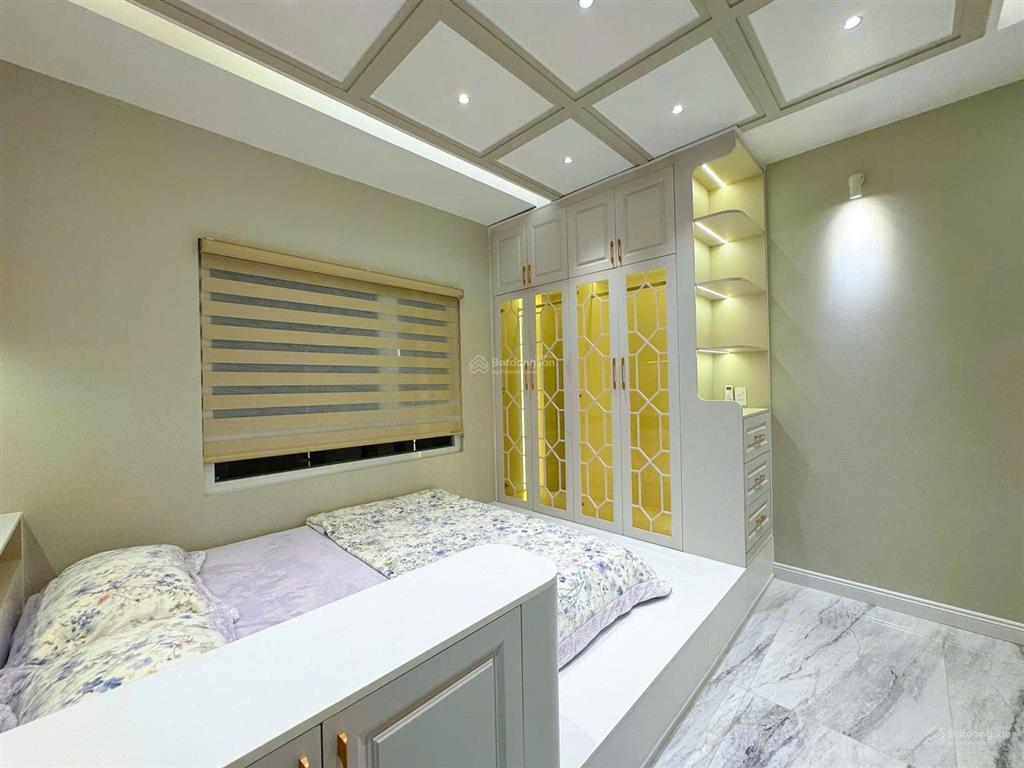 Siêu phẩm nhà phố 5 lầu kdc nam long  phú thuận  có thang máy