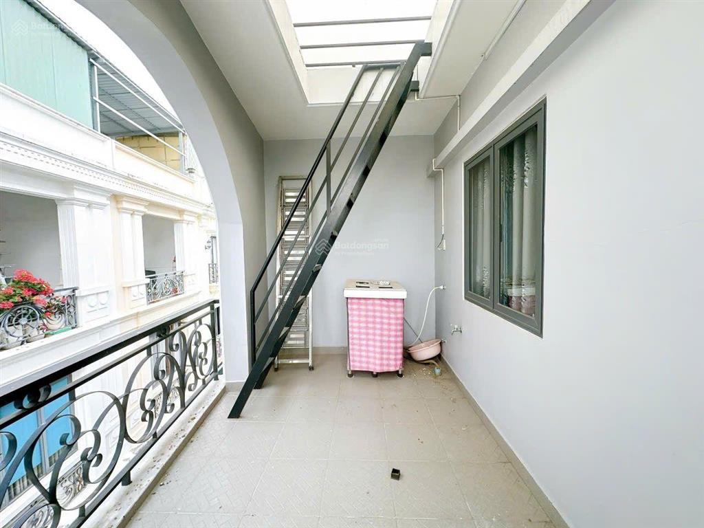 Nhà phố 5 tầng hxh lô nhì htp  q7  cách mt chỉ 20m
