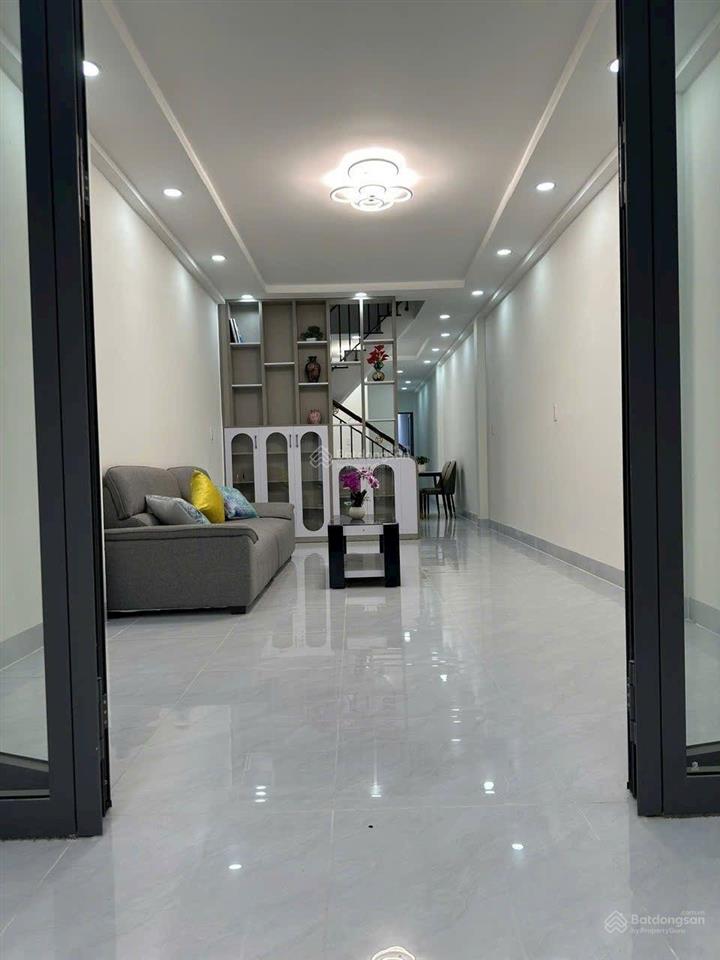 Nhà mới xây xong hẻm 3m đường huỳnh tấn phát  q7