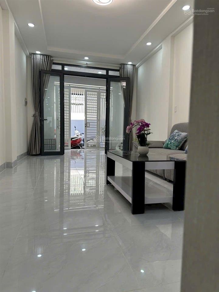 Nhà mới xây xong hẻm 3m đường huỳnh tấn phát  q7