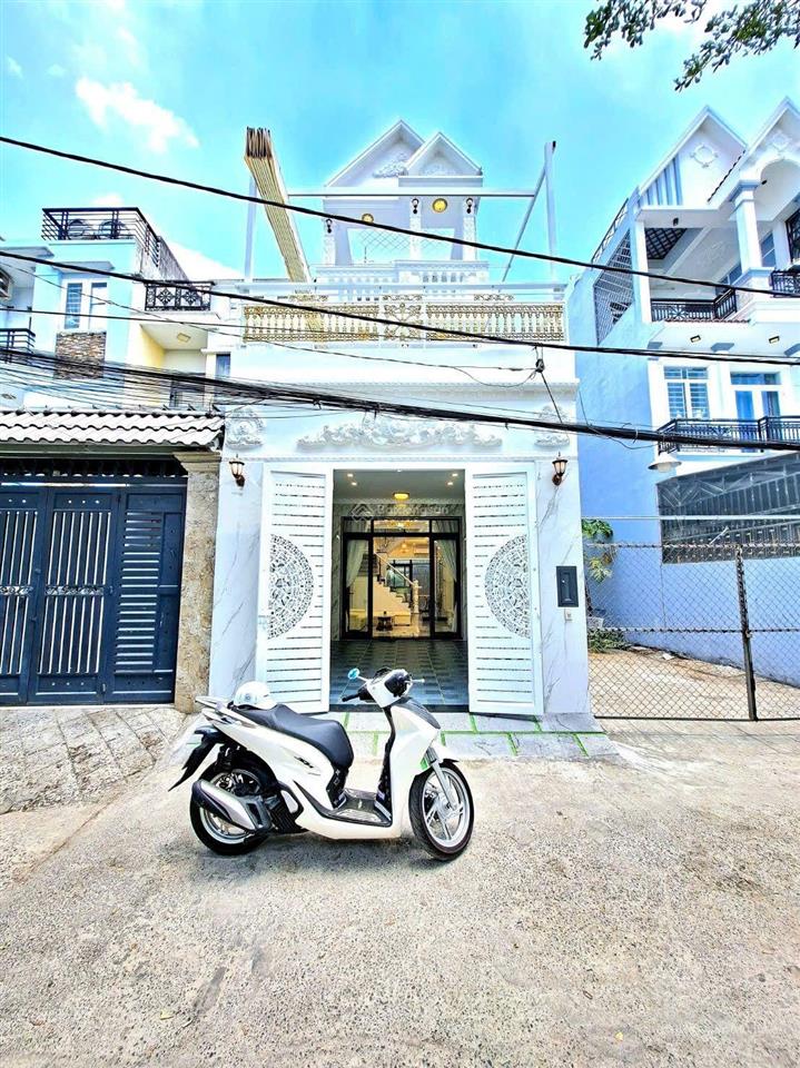 Nhà phố to đùng hxh 8m 1806 huỳnh tấn phát  tt nhà bè