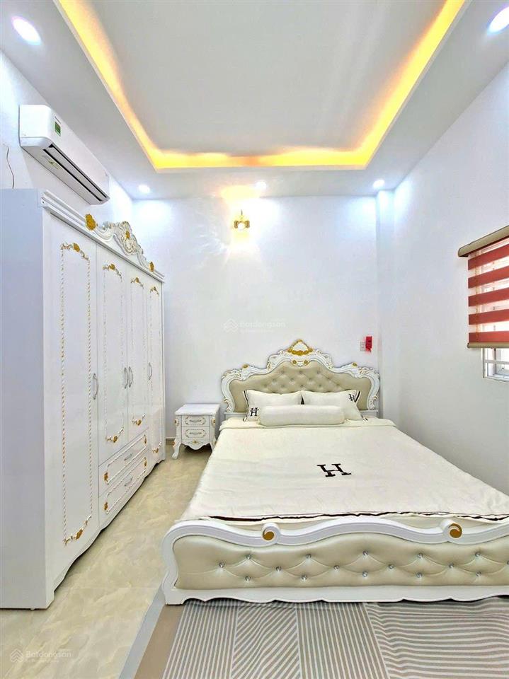 Nhà phố to đùng hxh 8m 1806 huỳnh tấn phát  tt nhà bè