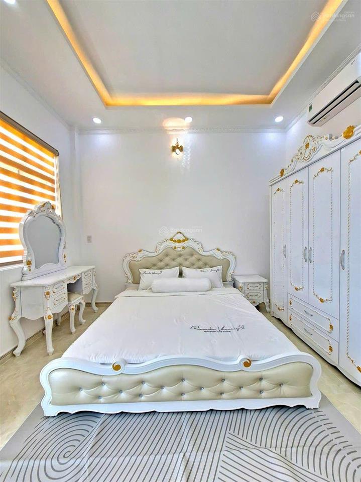 Nhà phố to đùng hxh 8m 1806 huỳnh tấn phát  tt nhà bè
