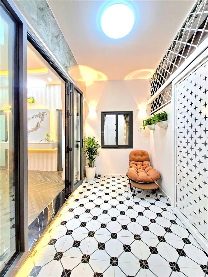 Nhà mới hoàn thiện shr hẻm 1716 htp  cách q7 chỉ 200m