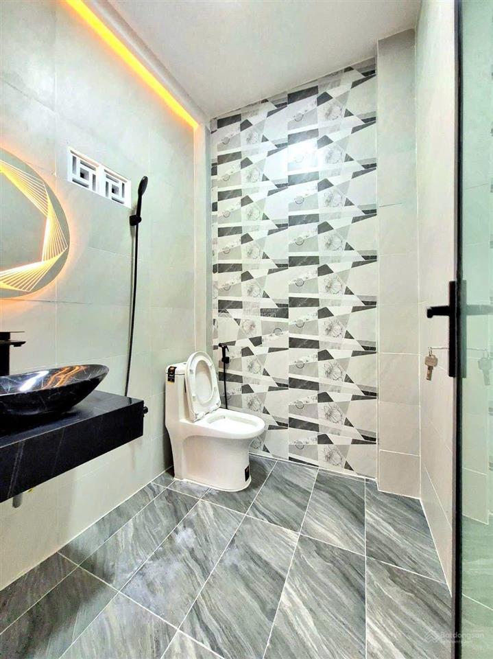 Nhà mới hoàn thiện shr hẻm 1716 htp  cách q7 chỉ 200m