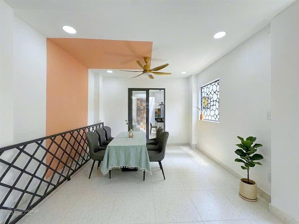 Căn góc 2mt hẻm kdmb 1151 htp  hẻm thông