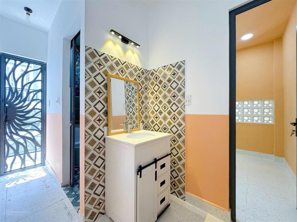 Căn góc 2mt hẻm kdmb 1151 htp  hẻm thông