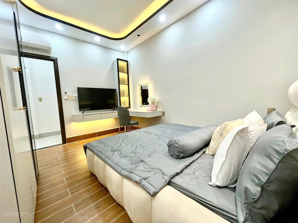Nhà phố sân vườn đường xe hơi nguyễn thị hương  tt nhà bè