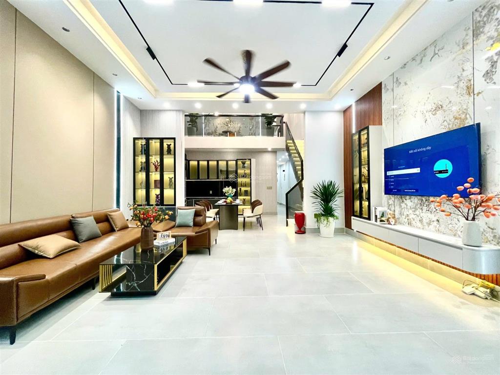Nhà phố sân vườn đường xe hơi nguyễn thị hương  tt nhà bè