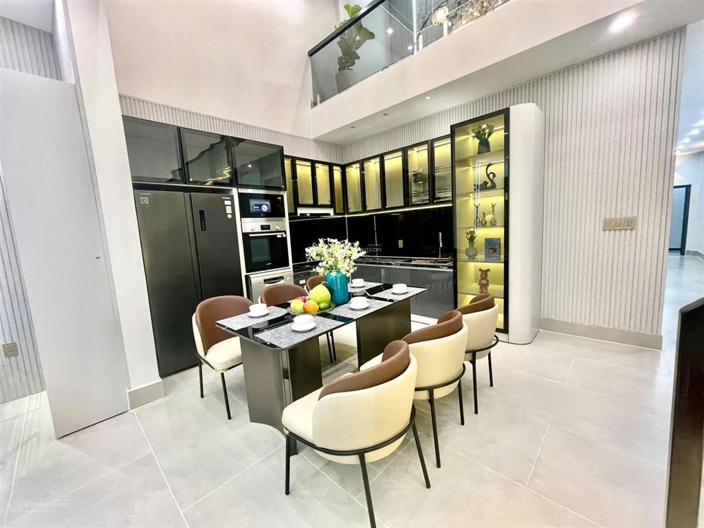 Nhà phố sân vườn đường xe hơi nguyễn thị hương  tt nhà bè