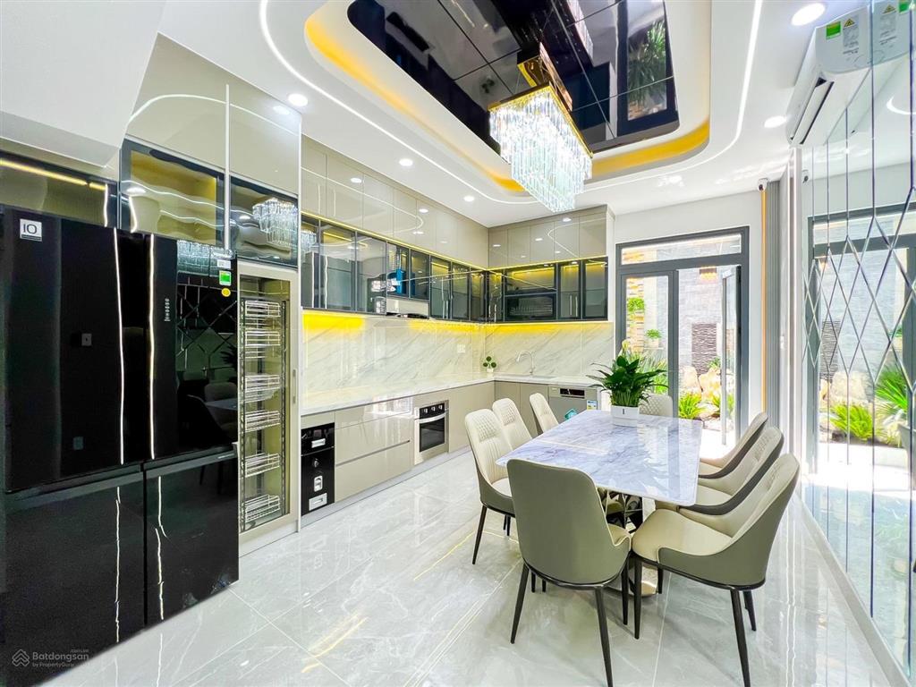 Nhà mới hiện đại xây mới mt hẻm 1942 htp  tiện kdmb mở spa vpcty đều được